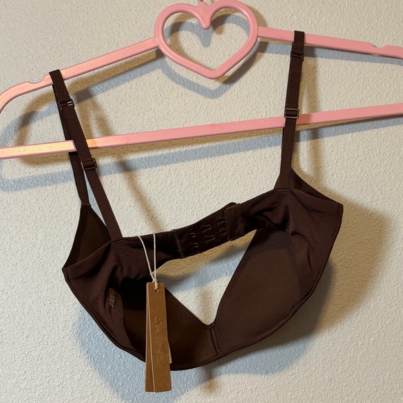 SKIMS Wireless Form Push Up Plunge Bra Cocoa NWT 30D - Picture 6 of 7